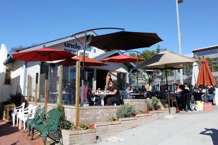 Uncle Bill's Pancake House — restaurant photo archive