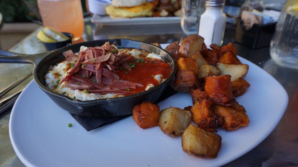 Mom's Kitchen & Bar — restaurant photo collection