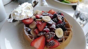 Toast Bakery Cafe — Restaurant Food And Dining Photo