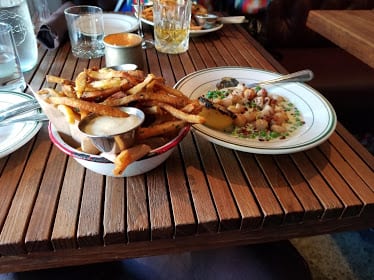 L & E Oyster Bar — Restaurant Food And Dining Photo