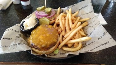 Bar Louie - Printers Row — Restaurant Food And Dining Photo