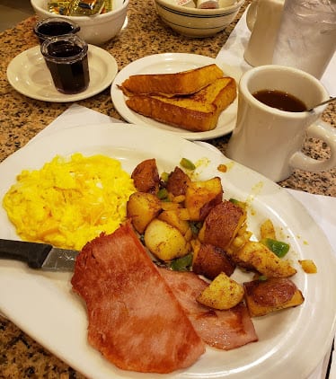 Bridgeport Restaurant — Restaurant Food And Dining Photo