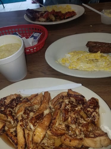 Bella's Breakfast & Lunch — Restaurant Food And Dining Photo