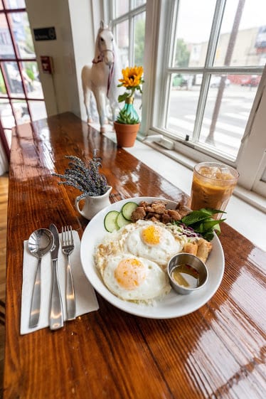 The Breakfast Den