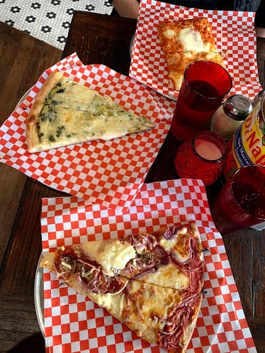 Artichoke Basille's Pizza — Restaurant Food And Dining Photo