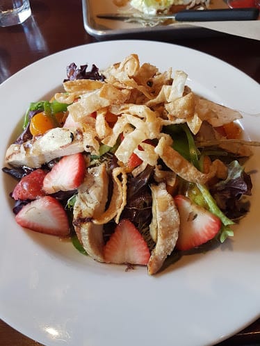 Hamburger Mary's — Restaurant Food And Dining Photo