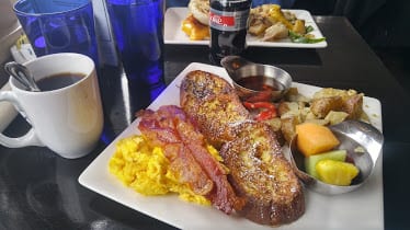 Annie's Paramount Steak House — Restaurant Food And Dining Photo