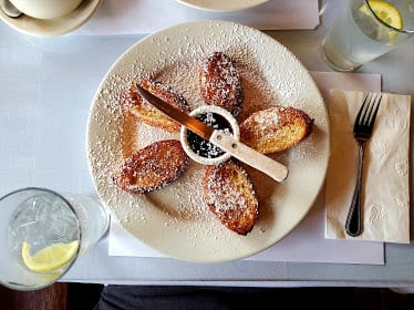 Curbside Cafe — Restaurant Food And Dining Photo