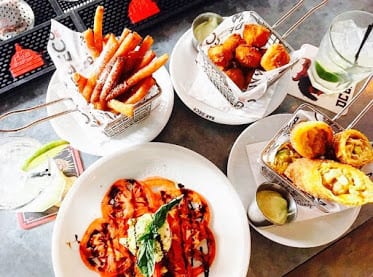Bar Deco — Restaurant Food And Dining Photo