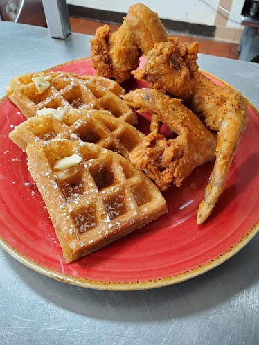 American Best Chicken & Waffle — Restaurant Food And Dining Photo