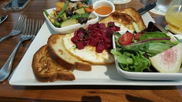 Bistro Menil — Restaurant Food And Dining Photo