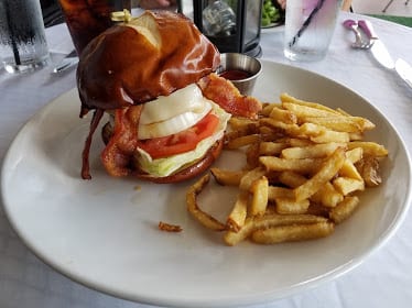 Federal American Grill — Restaurant Food And Dining Photo