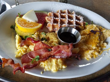 Bar 5015 — Restaurant Food And Dining Photo