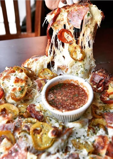Ducali Pizzeria & Bar — Restaurant Food And Dining Photo