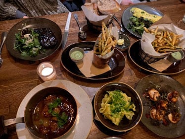 Bar Lyon — Restaurant Food And Dining Photo