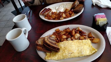 Harry’s All American — Restaurant Food And Dining Photo