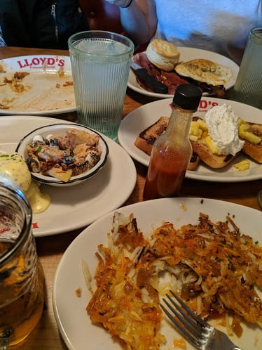 LLoyd's Restaurant & Lounge