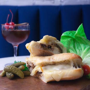 Petit Robert Bistro