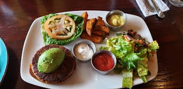 Cafe Sunflower Buckhead — Restaurant Food And Dining Photo