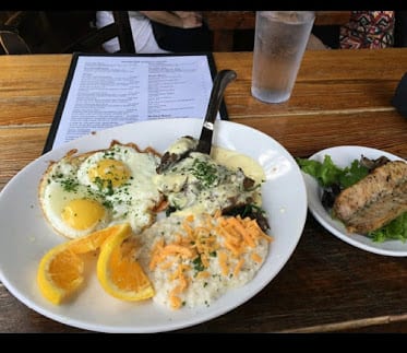 Bantam Pub — Restaurant Food And Dining Photo
