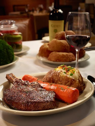Bob's Steak and Chop House - Austin — Restaurant Food And Dining Photo
