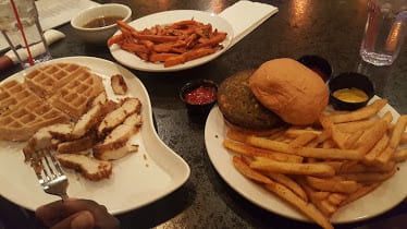Demi's Restaurant & Bar