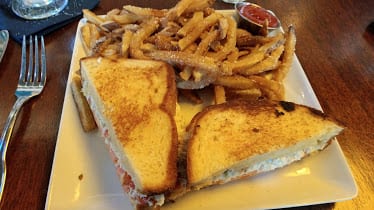 Downtown Louie's Lounge