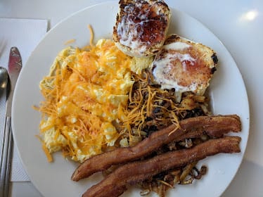 Be's Restaurant — Restaurant Food And Dining Photo