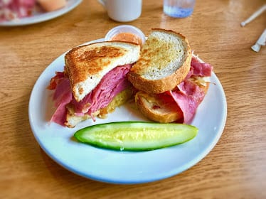 Frank's Deli & Grill