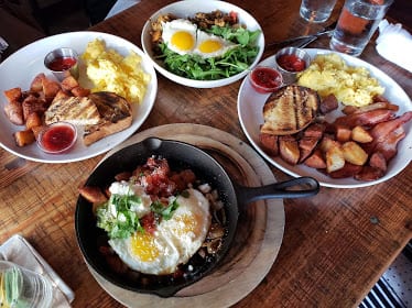 Meet the Moon — Restaurant Food And Dining Photo