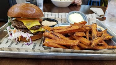 Brome Modern Eatery — Restaurant Food And Dining Photo