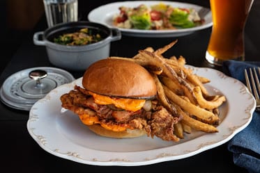 Ben Paris — Restaurant Food And Dining Photo