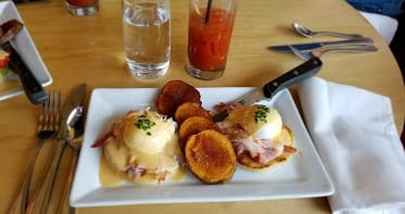 Frank's Oyster House & Champagne Parlor — Restaurant Food And Dining Photo