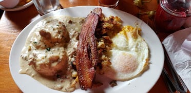 Hattie's Hat Restaurant — Restaurant Food And Dining Photo