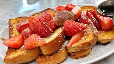 Blvd Bae's Restaurant — Restaurant Food And Dining Photo