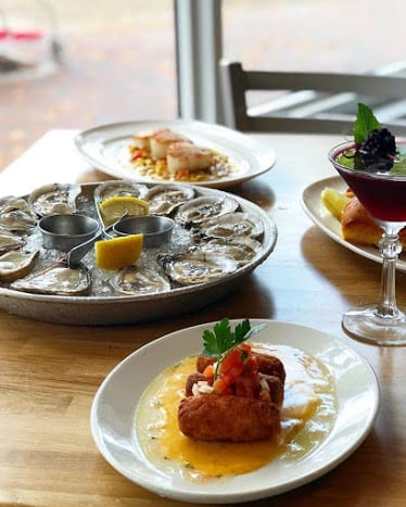 Ella's Oyster Bar
