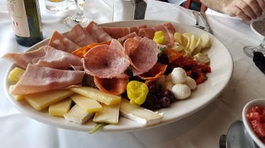 George's Restaurant & Lounge — Restaurant Food And Dining Photo