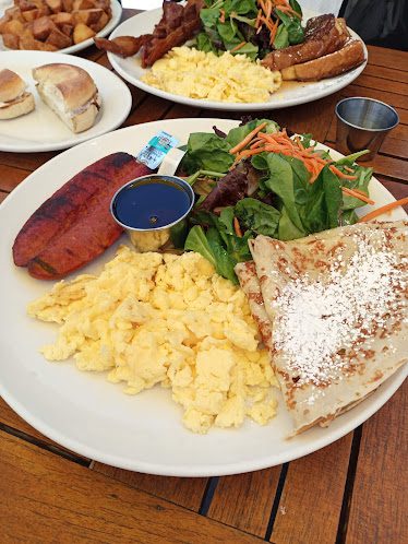 Whispers Cafe and Creperie