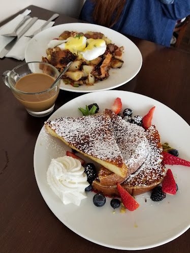Cafe Casse Croute — Restaurant Food And Dining Photo