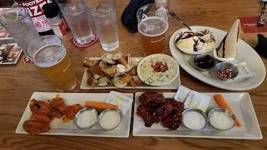 4th St Pizza Co — Restaurant Food And Dining Photo