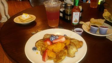 la Madeleine French Bakery & Cafe Overton Park