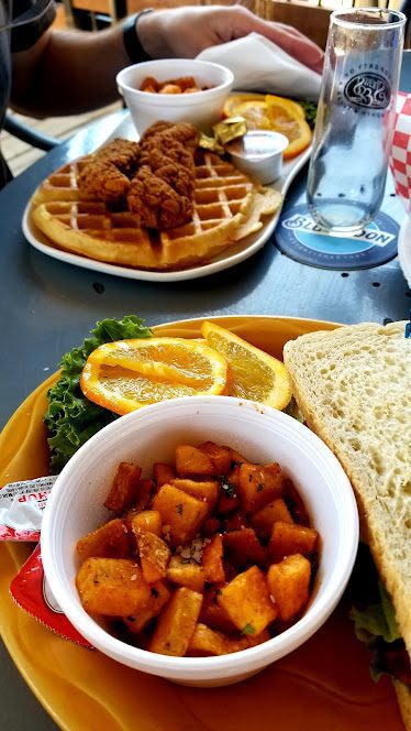 Shaw's Patio Bar & Grill