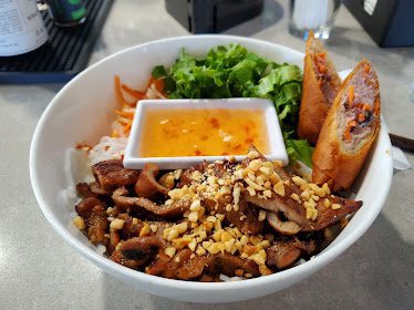 Four Sisters - A Taste of Vietnam — Restaurant Food And Dining Photo