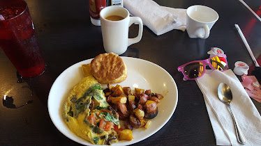 Uptown Kitchen And Bar — Restaurant Food And Dining Photo