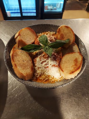Deluca's — Restaurant Food And Dining Photo