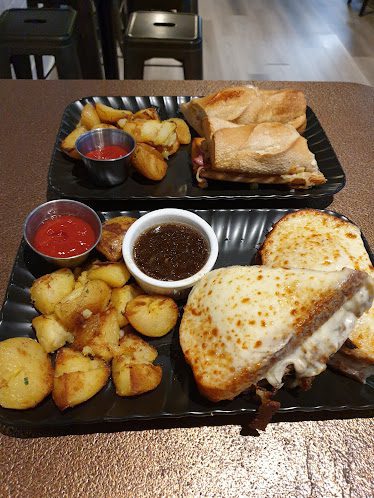 Lola’s Kitchen and Bar — Restaurant Food And Dining Photo