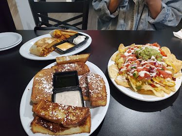 4th & State — Restaurant Food And Dining Photo