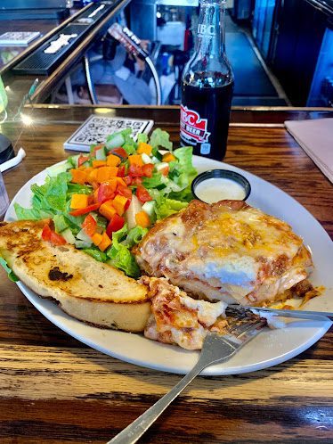 The Olde Towne Tavern — Restaurant Food And Dining Photo
