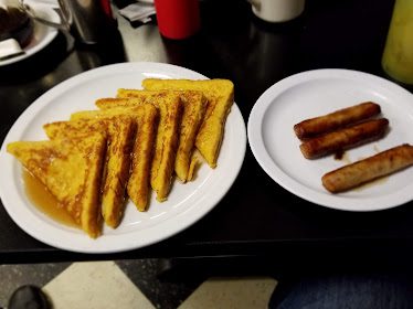 Danny's Delicious Deli — Restaurant Food And Dining Photo