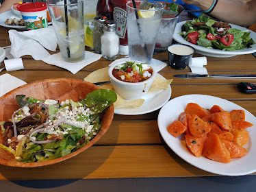 Rusty Bucket Restaurant and Tavern — Restaurant Food And Dining Photo
